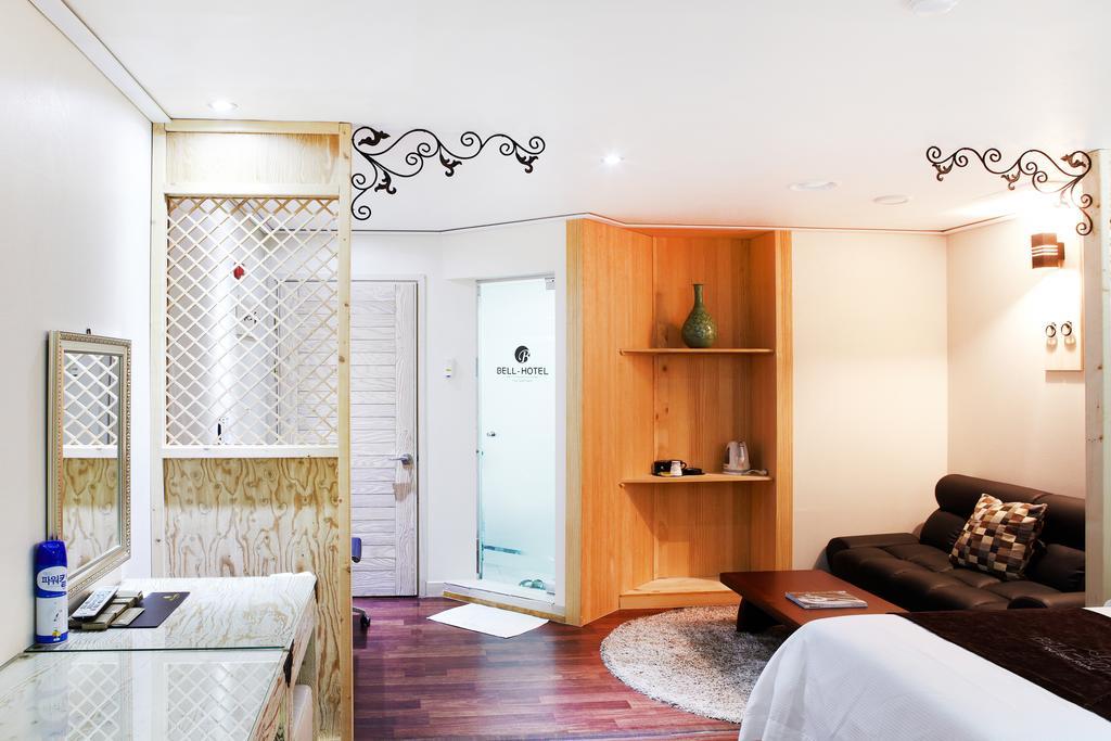 Hwaseong Bell Hotel מראה חיצוני תמונה