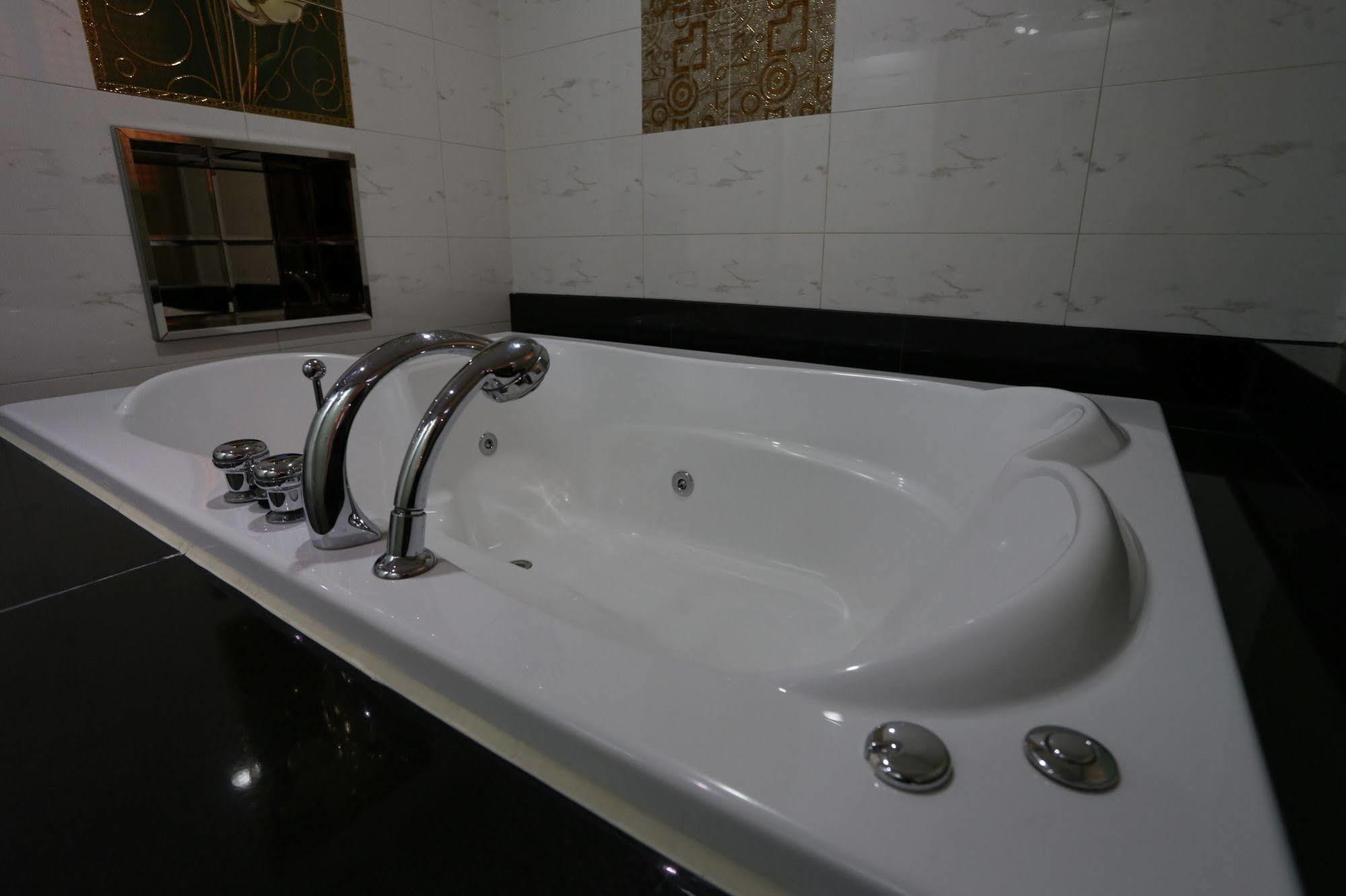 Hwaseong Bell Hotel מראה חיצוני תמונה