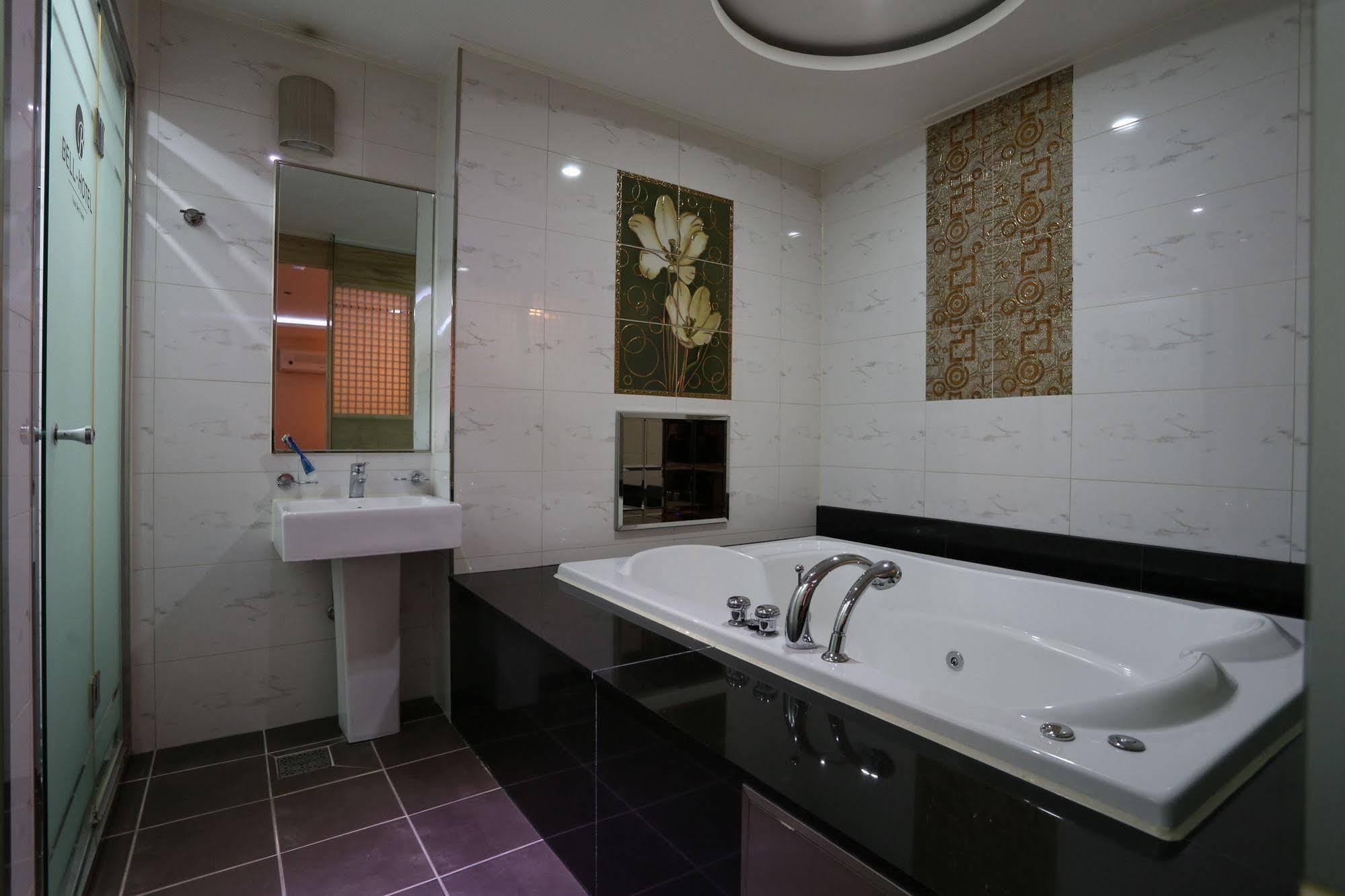 Hwaseong Bell Hotel מראה חיצוני תמונה