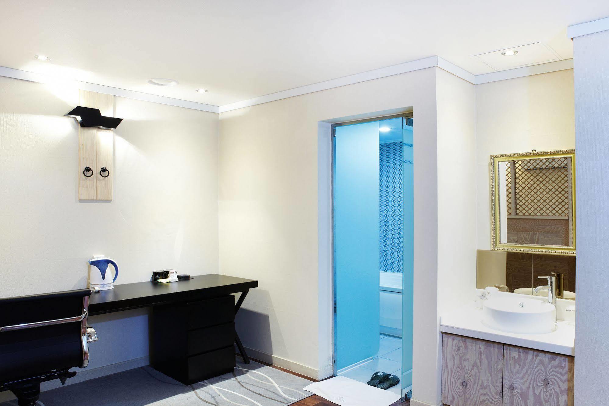 Hwaseong Bell Hotel מראה חיצוני תמונה