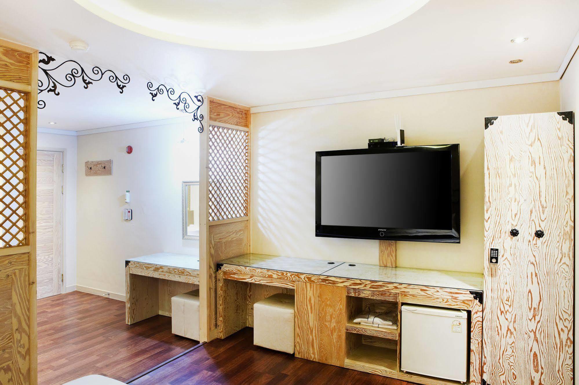 Hwaseong Bell Hotel מראה חיצוני תמונה